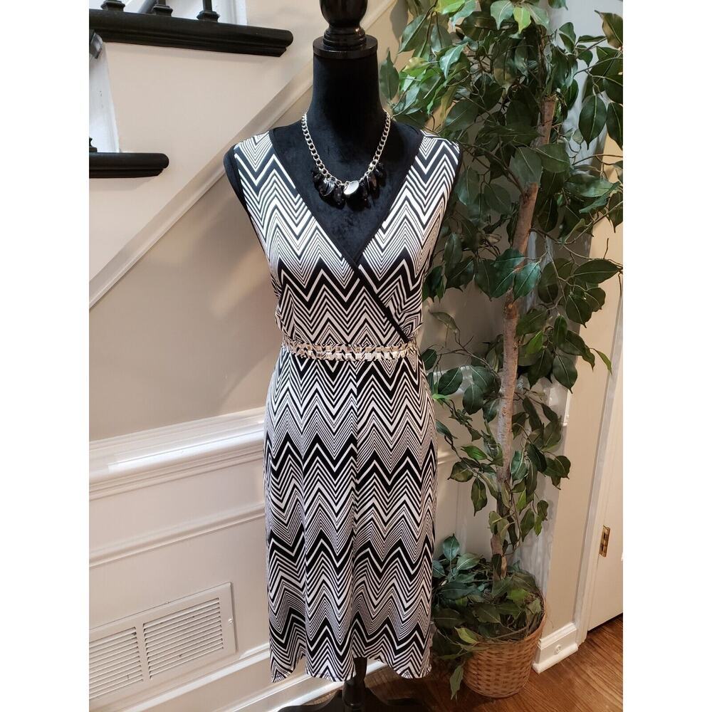 NY Collection Women Black White Chevron Beaded Smoked Waist Knee Length Dress 1X